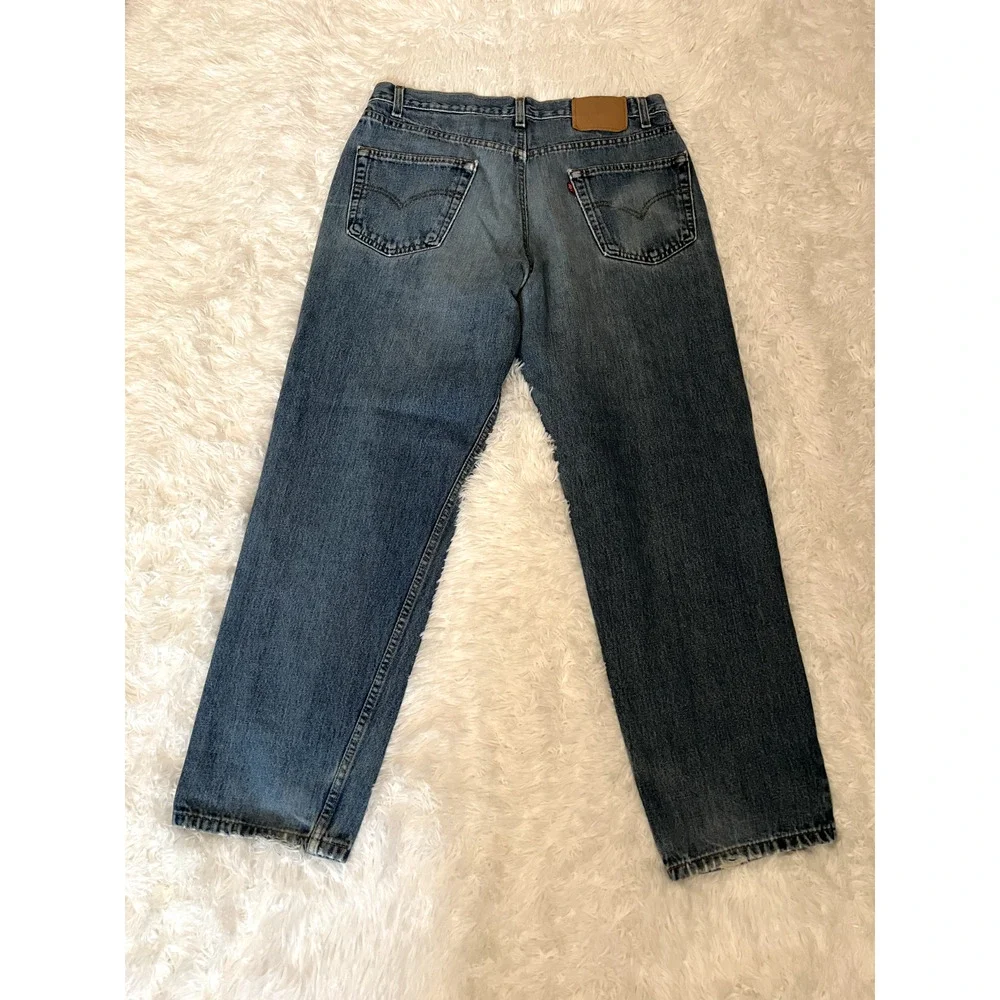 Men’s Red Tab Levis Size 34x30 According To Measurements